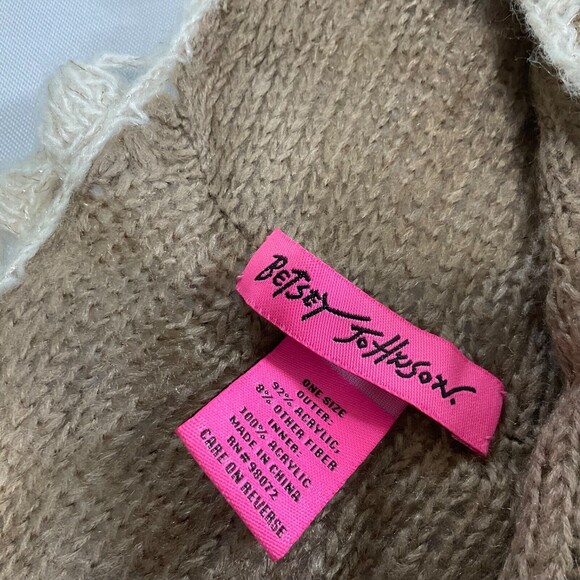Betsey Johnson Openwork Knit Tube Scarf One Size Acrylic White & Beige w charm - Picture 6 of 9